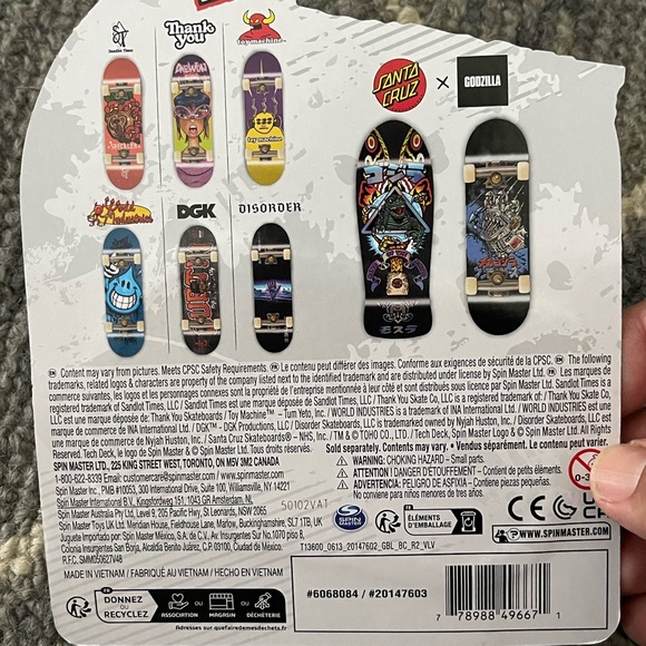 Tech deck Santa Cruz  and Godzilla lot of 2 boards - Picture 6 of 6